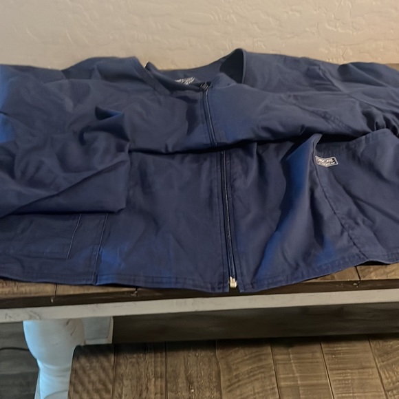 Navy blue scrub jacket size 2xl - Picture 2 of 2